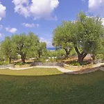 Pouliezos Koklanis Zante * Alikes